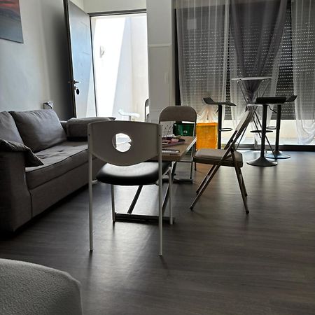 Grand Studio Confortable Et Spacieux Avec Terrasse فيلنوف ليه ماجولون المظهر الخارجي الصورة
